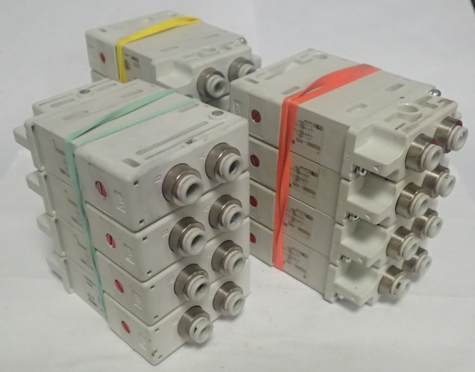 SMC VQ2000-FPG-C6C6 is a double check block (pilot-operated check valve assembly) sold in Lot of four