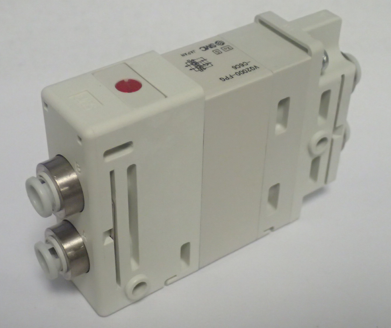 SMC VQ2000-FPG-C6C6 double check block (pilot-operated check valve assembly) NEW old stock.