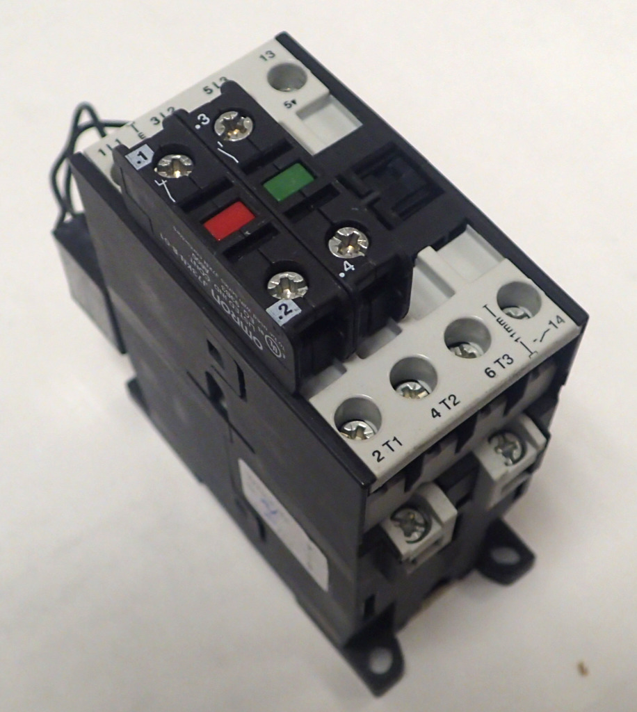 Omron J7KNG-22-10 3 Pole Contactor 24V Coil w/ J74KN-C-RC24 &J73KN-B-01 / J73KN-B-10 Tested