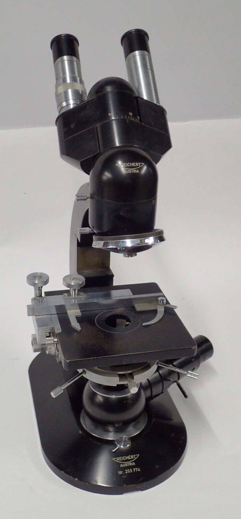 Reichert Biozet 252 383 Binocular Microscope With -10/0.25,100/1.25,40/0.65 LEITZ 2417 Objectives