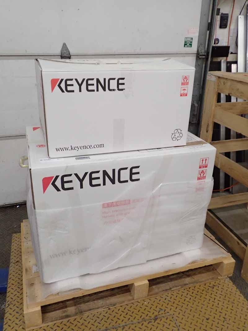 KEYENCE MD-X2500A 3-Axis Hybrid Laser Marker Standard Area/MD-C2A Safety Mod/MD-AD-2DR 2D Code Reader/MD-AD-ZT Z Tracking + MC-P1 Console + Connectors New