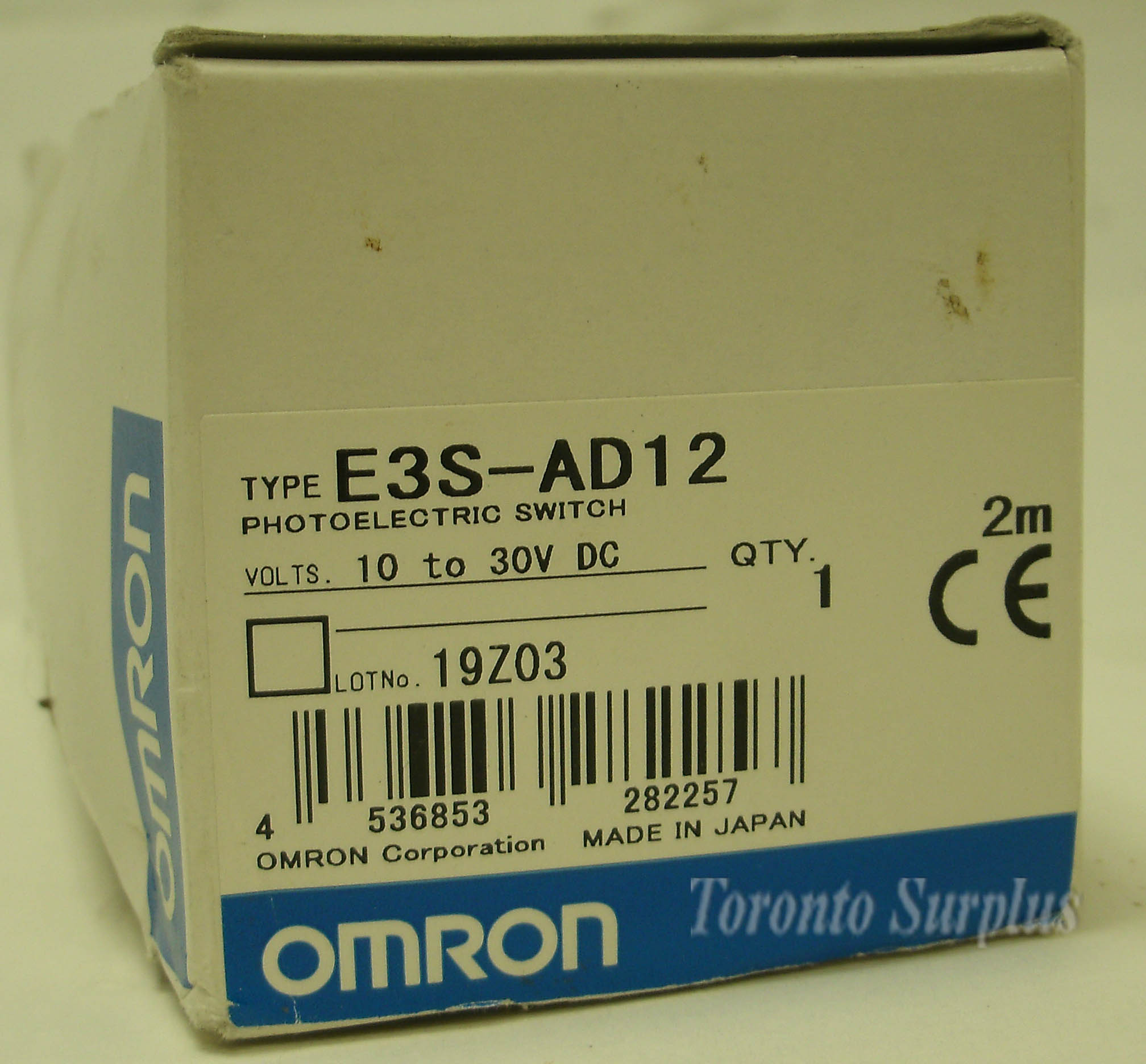 Omron E3S - AD12 / E3SAD12 Built-in Amplifier Photoelectric Sensors, 700MM Sensing Distance BNIB / NOS