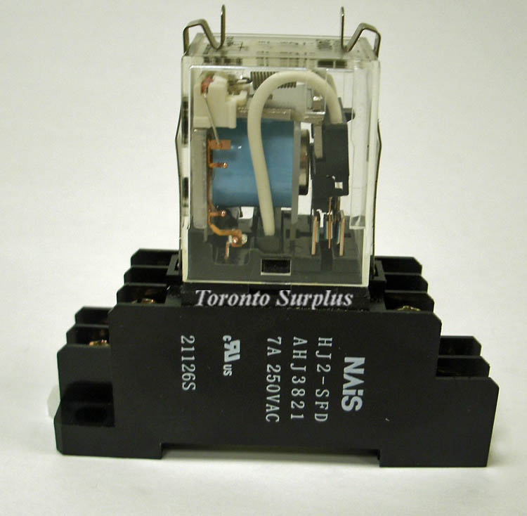 Omron MY2N-D2 DC24 / MY2ND2DC24 Power Relay with Built-in Diode Model W/ NAIS HJ2-SFD 8 Pin 7A 250VAC Relay Base - LOT of 3