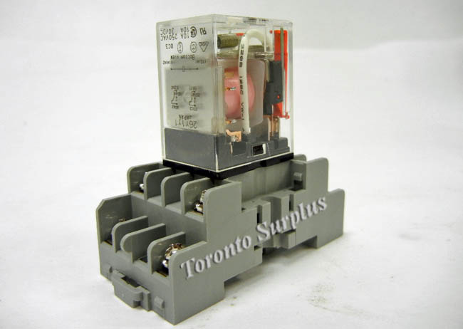 Omron MY-2 / MY2 Miniature Power Relay 10A 250VAC W/ Idec SM2S-05 / SM2S05 Relay Socket, 8 Pin. 10A, 300V