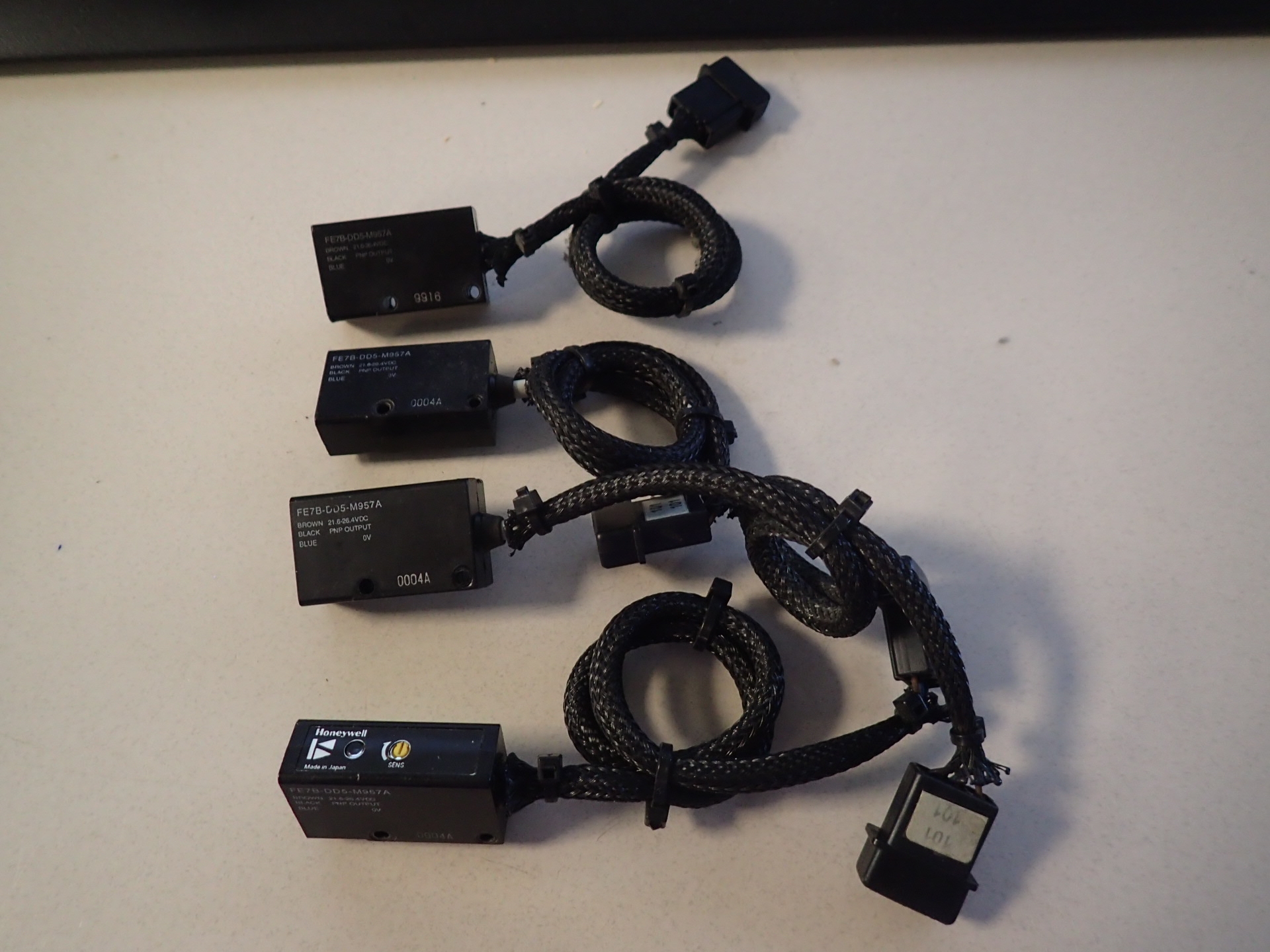 Honeywell FE7B-DD5-M957A Photoelectric Sensor Lot of 4