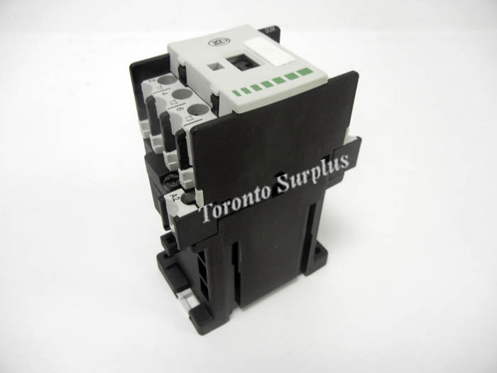 Klockner -Moeller DIL00M-G / DIL00MG Contactor Relay, 3 Pole, 24V DC