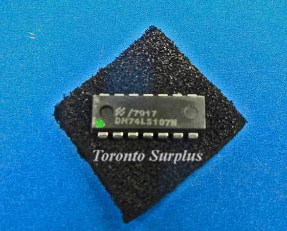 National Semiconductor DM74lLS107N Microcircuit Digital NSN# 5962218793529 BNIB