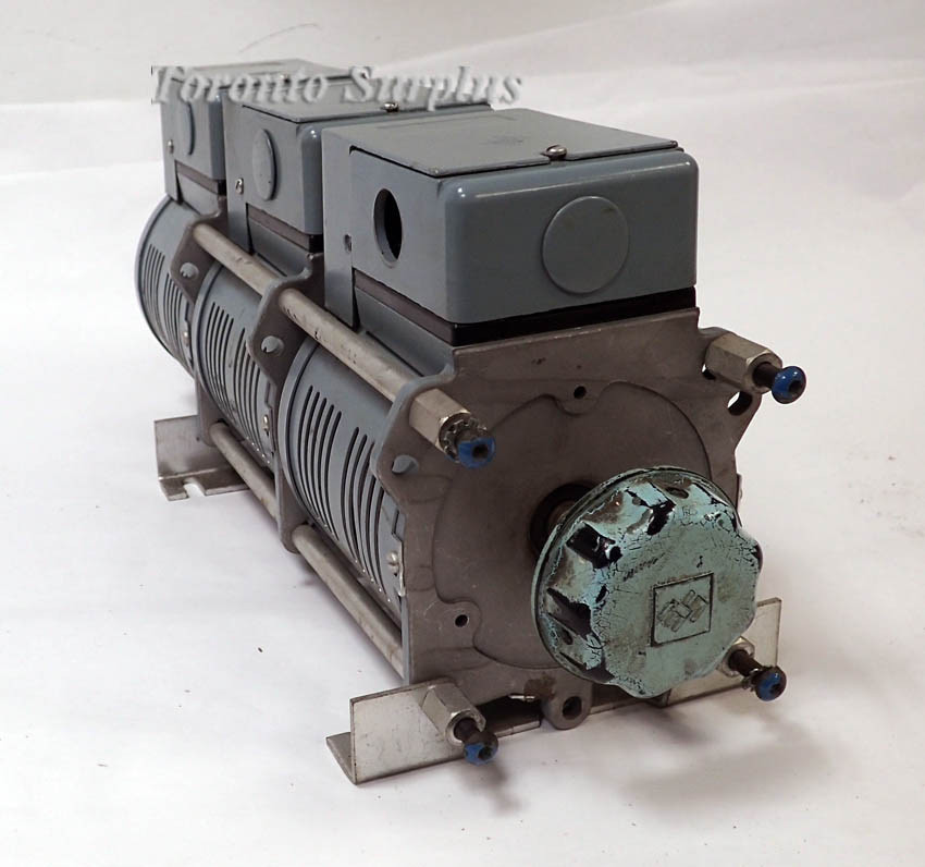 Superior Electric 216BT-3 Powerstat Variable Autotransformer (similar to 1020BCT-3 / 1020 B-3) 3 Ph, 0-560V, 3.5A, 3.4kVA Variac