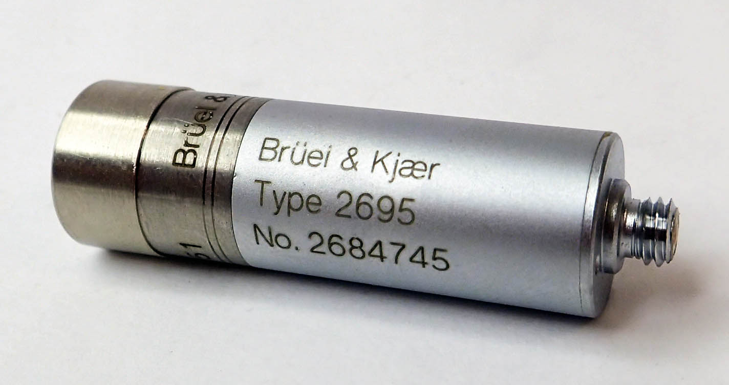 Bruel & Kjaer 4188 1/2" Microphone w/ 2695 Preamplifier + Cable. Starting at 99.99$!!