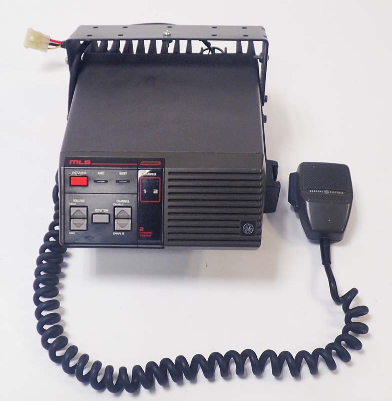GE MLS MLSU241 REV B 2 Channel Radio with GE Microphone 19B801398P12