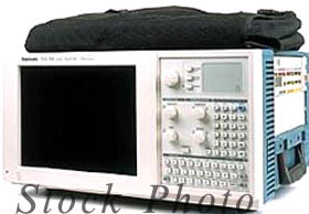 Tektronix TLA 704 / TLA704 Portable Logic Analyzer with OPT 1S
