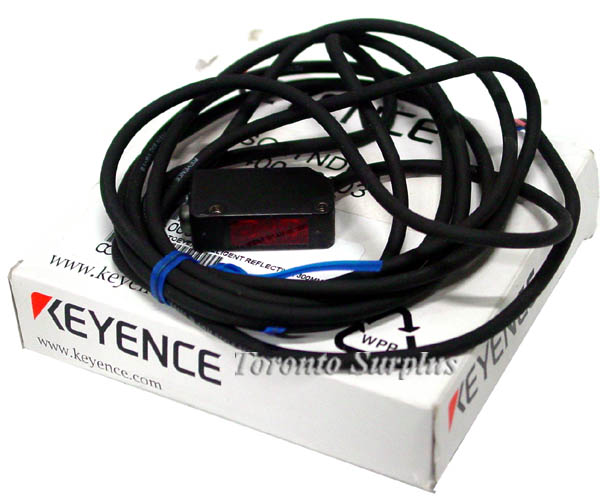 Keyence PZ-V31P /PZ-V31P Photoelectric Digital Laser Optic Sensor- 300mm BNIB / NOS