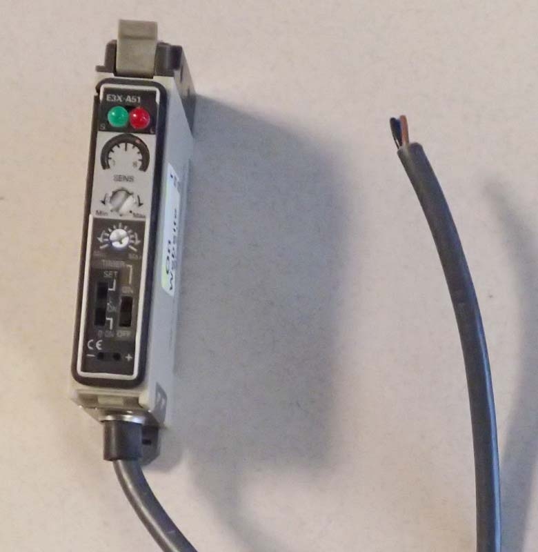 Omron E3X-A51 Fiber Optic Sensor DIN Rail Mounting